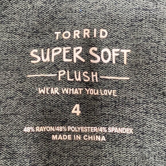 Torrid Super Soft Plush Hooded Long Sleeve Ruffle Top in Headered Green size 4X - Picture 9 of 11